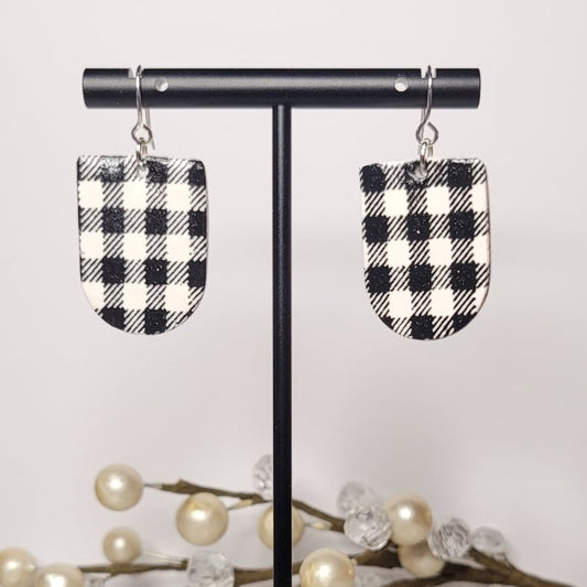 Buffalo Plaid | Black & White | Arch Window | Clay