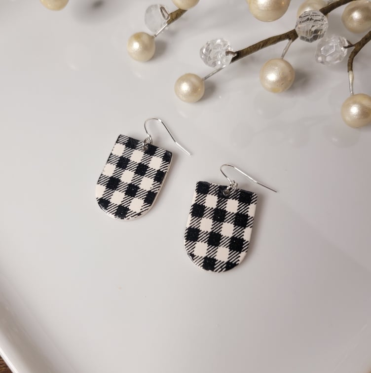 Buffalo Plaid | Black & White | Arch Window | Clay