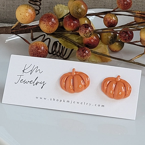 Pumpkin | Stud | 15 x 19 mm | Clay