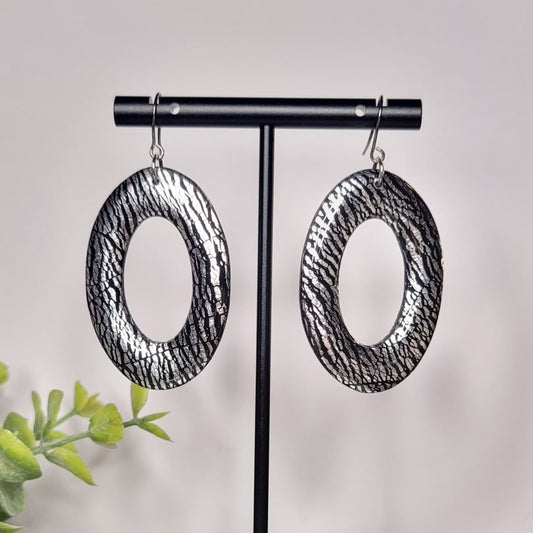 Silver Linings | Large Oval Cutout | Silver | Clay