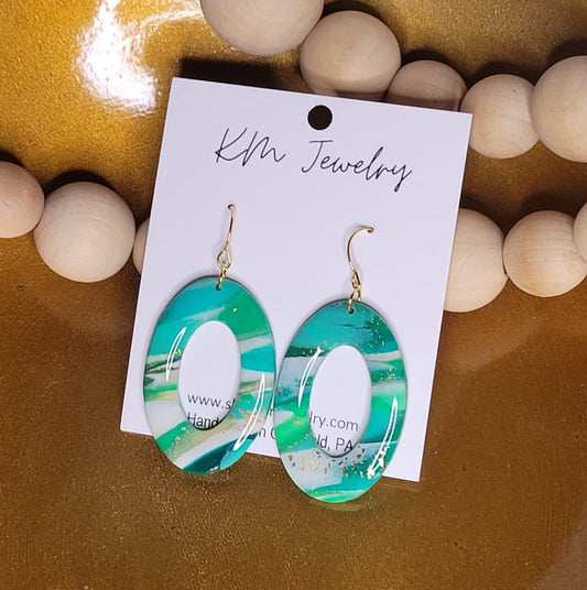 Lucky | Oval Cutout | Gold | Clay